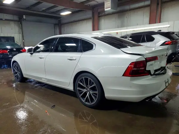 LVY982MK4JP034502 2018 VOLVO S90 - Image 2