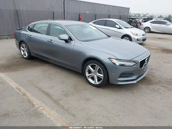 LVY982MK7JP028371 2018 VOLVO S90 - Image 1
