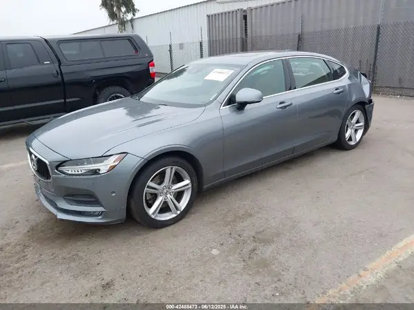 LVY982MK7JP028371 2018 VOLVO S90 - Image 2
