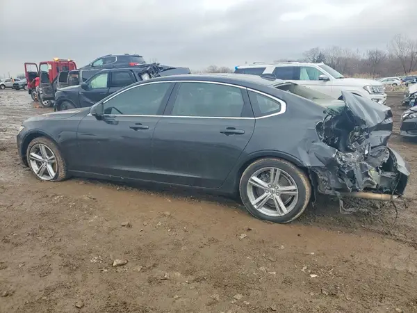 LVY982MK8JP015998 2018 VOLVO S90 - Image 2