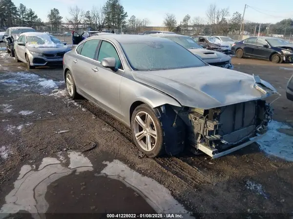 LVY982MK9JP021101 2018 VOLVO S90 - Image 1
