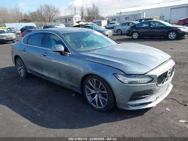 LVY982MK9JP023138 2018 VOLVO S90