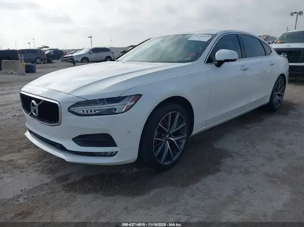 LVY982MK9JP032678 2018 VOLVO S90 - Image 2