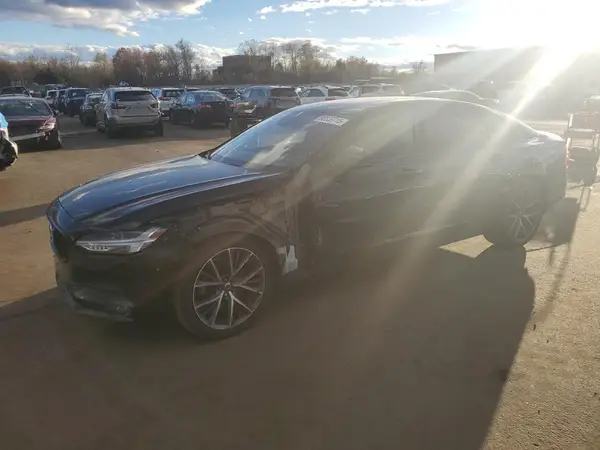 LVY982MK9JP035919 2018 VOLVO S90 - Image 1