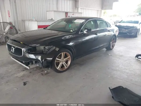 LVY982MKXJP016828 2018 VOLVO S90 - Image 2