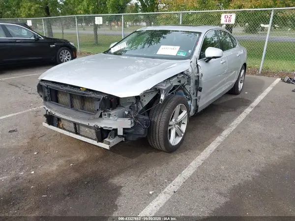 LVY982MKXJP021205 2018 VOLVO S90 - Image 2