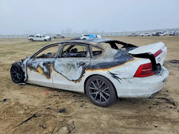 LVY992MK2JP006209 2018 VOLVO S90 - Image 2