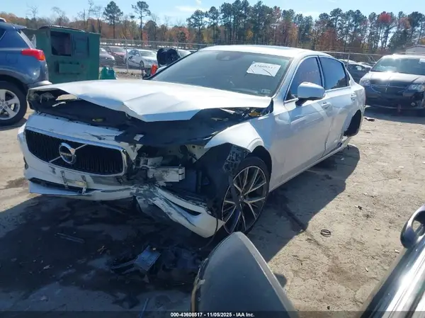 LVY992MK2JP036505 2018 VOLVO S90 - Image 2
