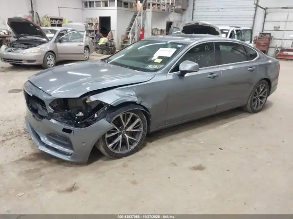 LVY992MK4JP004803 2018 VOLVO S90 - Image 2