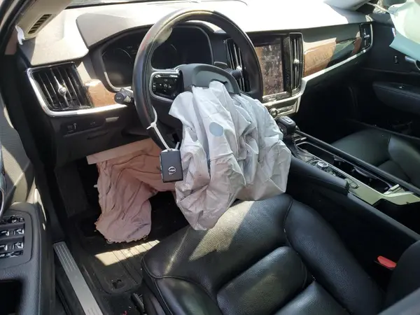 LVY992MK4JP007216 2018 VOLVO S90 - Image 8