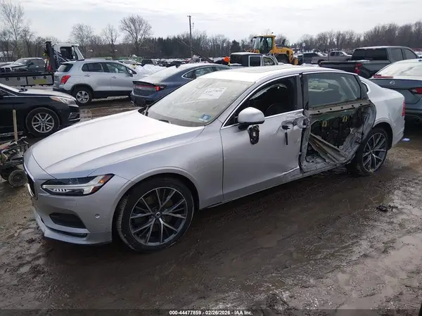 LVY992MK5JP033081 2018 VOLVO S90 - Image 2