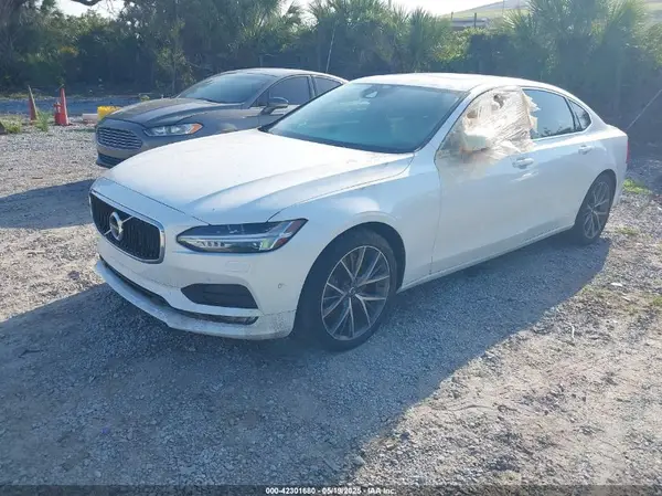 LVY992MK6JP031811 2018 VOLVO S90 - Image 2