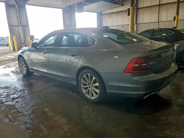 LVY992MK8JP022169 2018 VOLVO S90 - Image 2