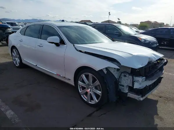 LVY992ML1JP034611 2018 VOLVO S90 - Image 1