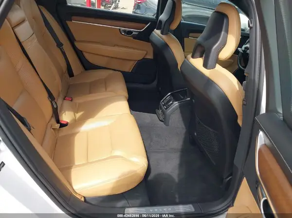 LVY992ML2JP031071 2018 VOLVO S90 - Image 8