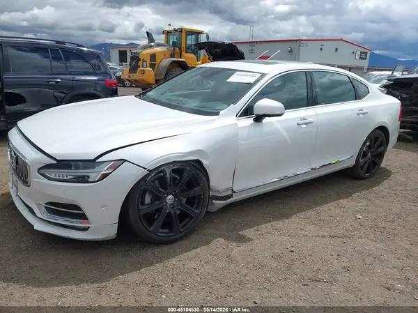 LVY992ML3JP005725 2018 VOLVO S90 - Image 2
