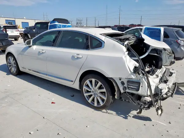 LVY992ML3JP008768 2018 VOLVO S90 - Image 2