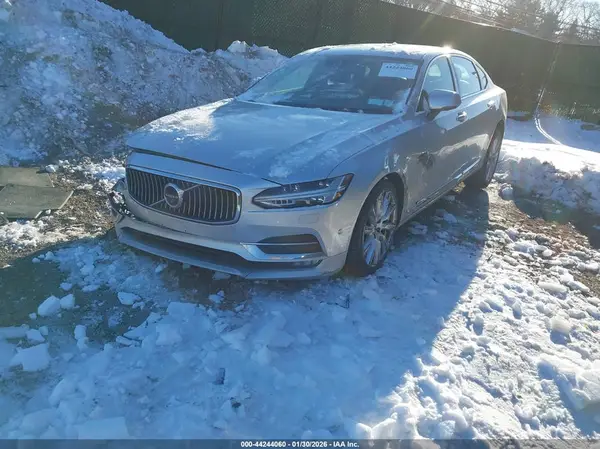 LVY992ML4JP007001 2018 VOLVO S90 - Image 2