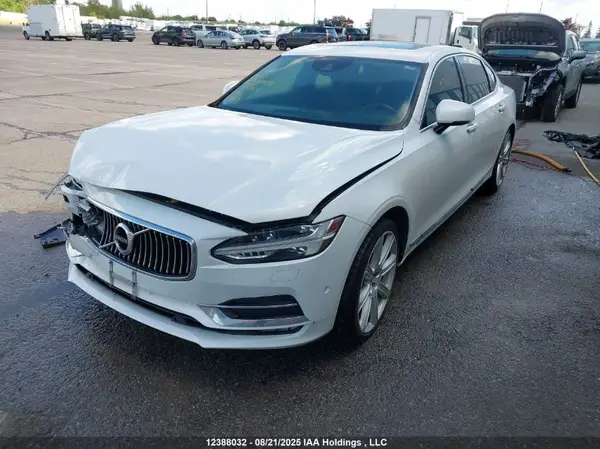 LVY992ML5JP006925 2018 VOLVO S90 - Image 2
