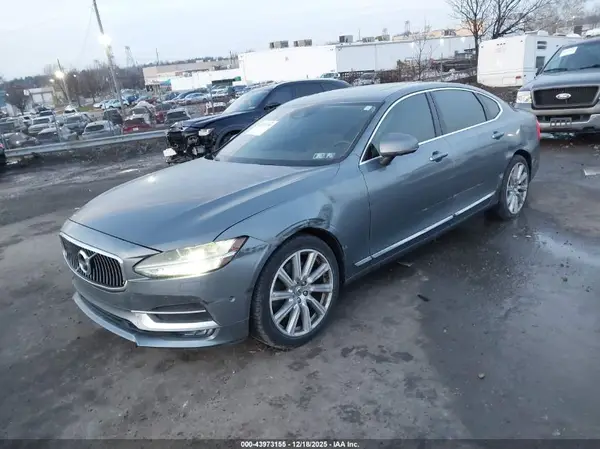 LVY992ML6JP015391 2018 VOLVO S90 - Image 2