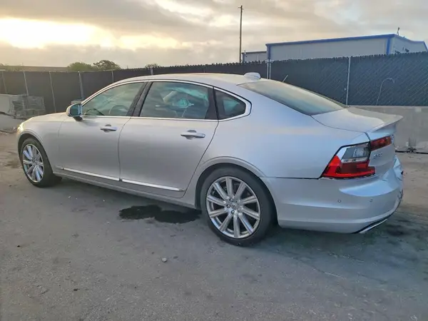 LVY992ML6JP020574 2018 VOLVO S90 - Image 2