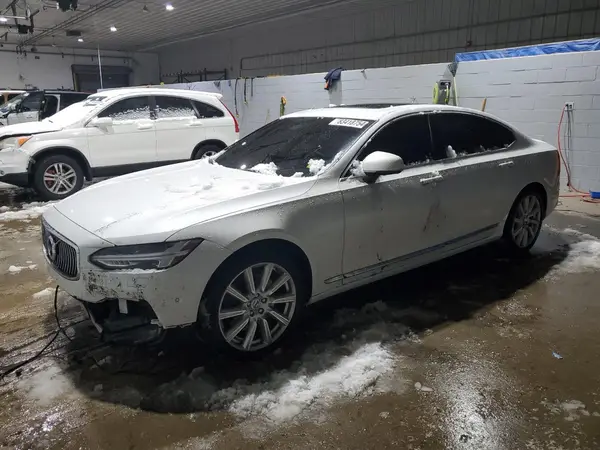 LVY992ML7JP008837 2018 VOLVO S90 - Image 1