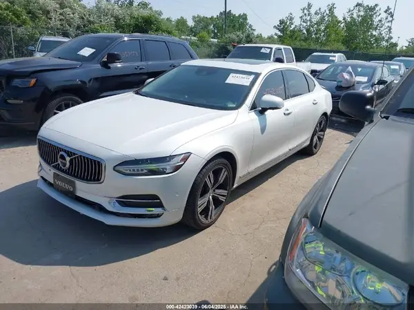LVY992ML7JP017988 2018 VOLVO S90 - Image 2