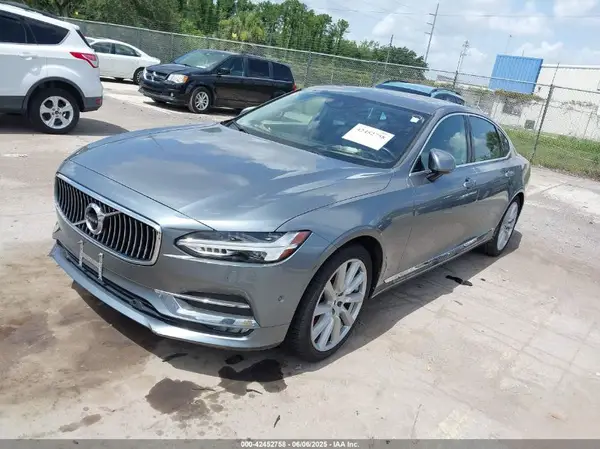 LVY992ML9JP008239 2018 VOLVO S90 - Image 2