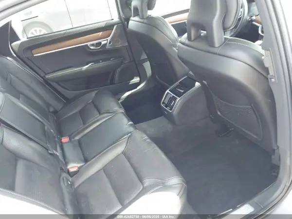 LVY992ML9JP008239 2018 VOLVO S90 - Image 8