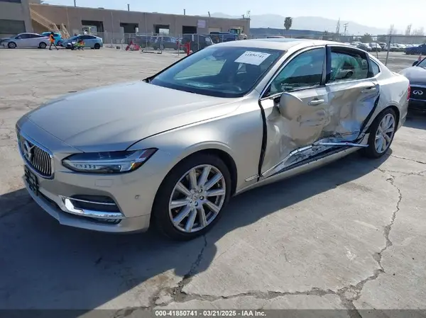 LVY992MLXJP004376 2018 VOLVO S90 - Image 2