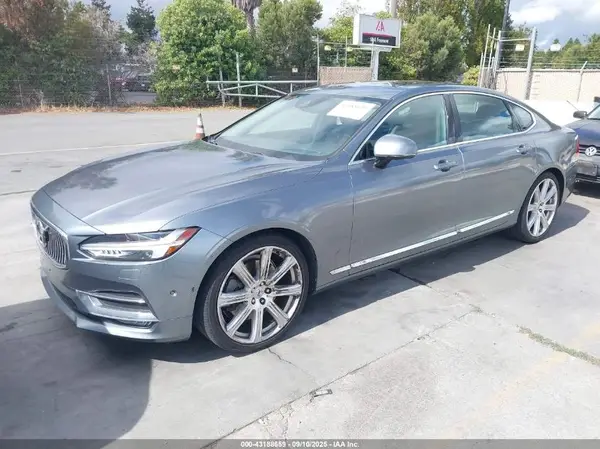LVY992MLXJP018813 2018 VOLVO S90 - Image 2