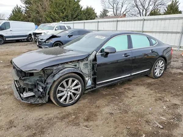 LVY992MLXJP030945 2018 VOLVO S90 - Image 1