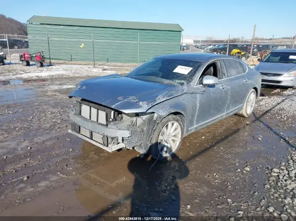 LVYA22MLXJP047861 2018 VOLVO S90 - Image 2