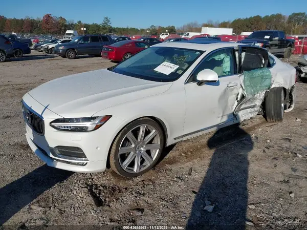 LVYA22MLXKP080991 2019 VOLVO S90 - Image 2