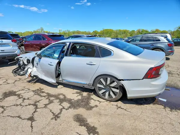 LVYH60AF5RP403599 2024 VOLVO S90 - Image 2