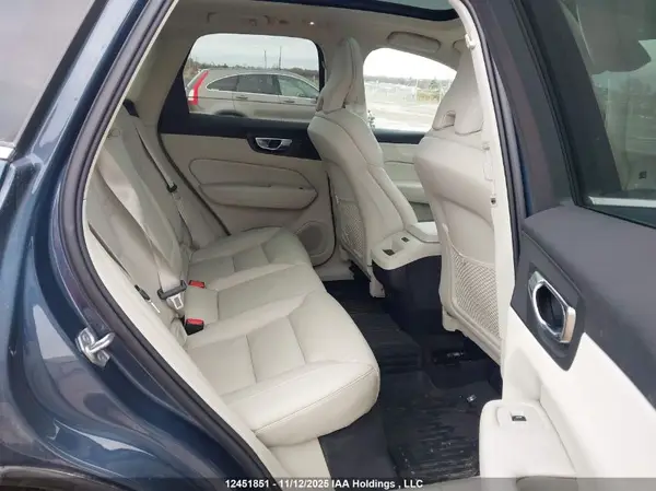 LYV062RK7NB057076 2022 VOLVO XC60 - Image 8
