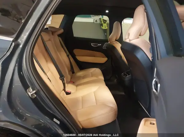 LYV062RL2NB989386 2022 VOLVO XC60 - Image 8