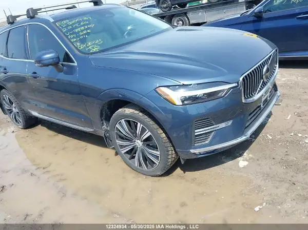 LYV062RL3NB988327 2022 VOLVO XC60 - Image 1