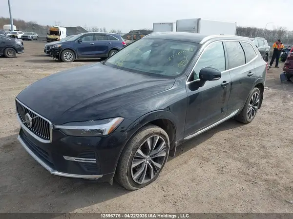 LYV062RL6NB085072 2022 VOLVO XC60 - Image 2