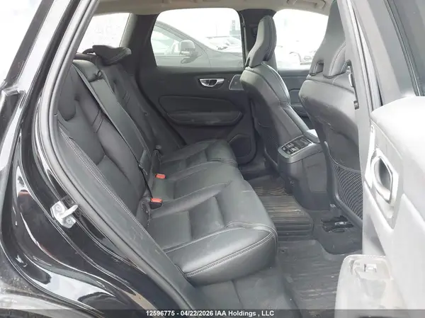 LYV062RL6NB085072 2022 VOLVO XC60 - Image 8