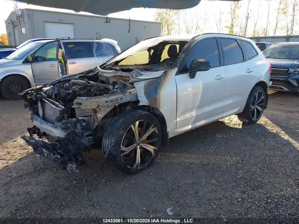 LYV062RM7NB937325 2022 VOLVO XC60 - Image 2