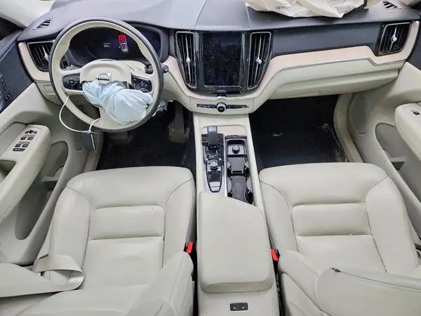 LYV062RW7PB313657 2023 VOLVO XC60 - Image 8