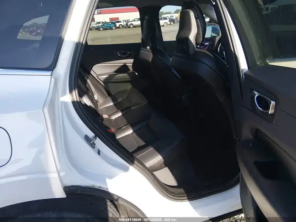 LYV102DK1KB192336 2019 VOLVO XC60 - Image 8