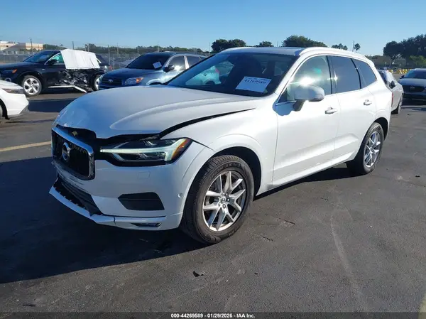 LYV102DK2KB201805 2019 VOLVO XC60 - Image 2