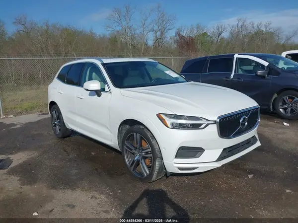 LYV102DK3KB184173 2019 VOLVO XC60 - Image 1