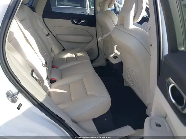 LYV102DK3KB184173 2019 VOLVO XC60 - Image 8