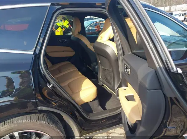 LYV102DK4KB250956 2019 VOLVO XC60 - Image 8