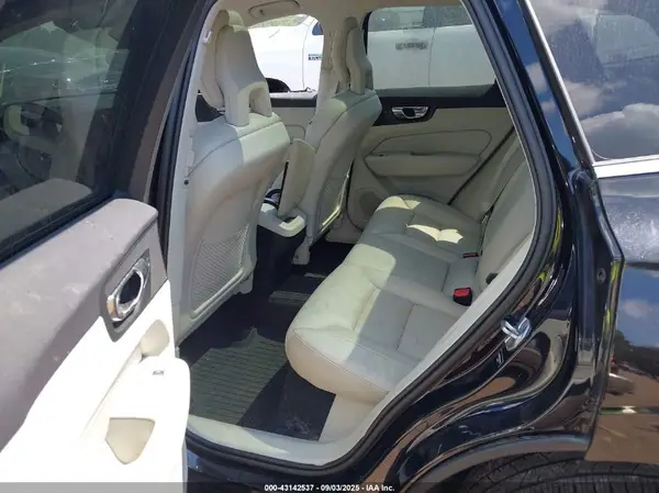 LYV102DK5KB188418 2019 VOLVO XC60 - Image 8