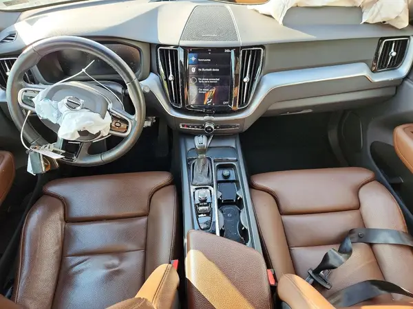 LYV102DK5KB250125 2019 VOLVO XC60 - Image 8