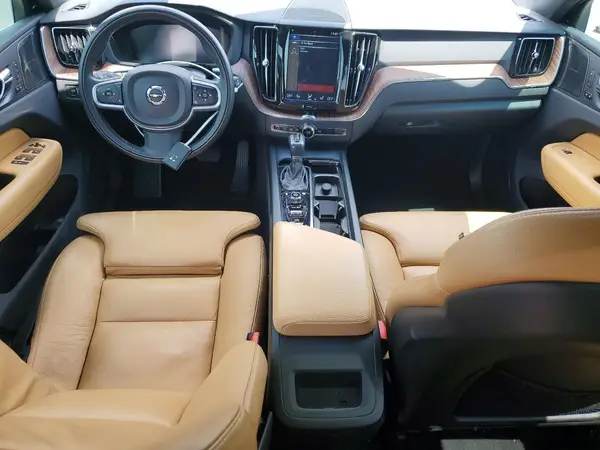 LYV102DK6KB215142 2019 VOLVO XC60 - Image 8